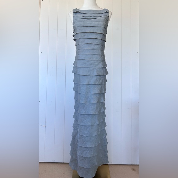 Adriana Papell Layered Tiered Ruffle Gown Sleeveless Bateau Neckline Size 4 - Picture 1 of 12